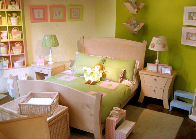 růžový dětský pokoj